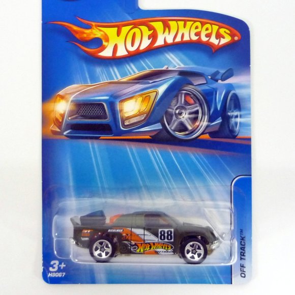 Hot Wheels Off Track #159 Green Die-Cast Car 2005 - Picture 1 of 1